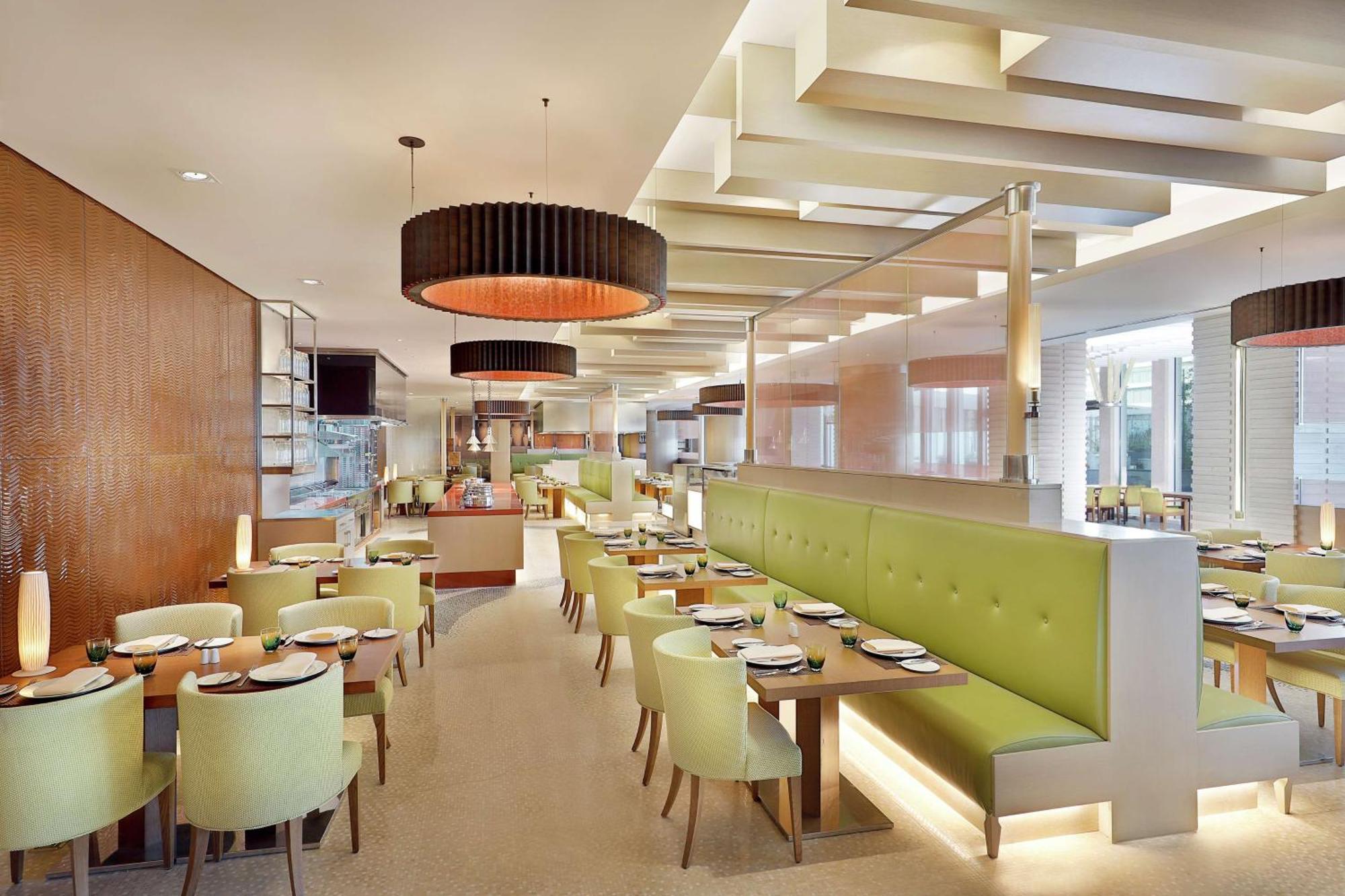 Hilton Riyadh Hotel & Residences Exteriör bild The Garden Grill