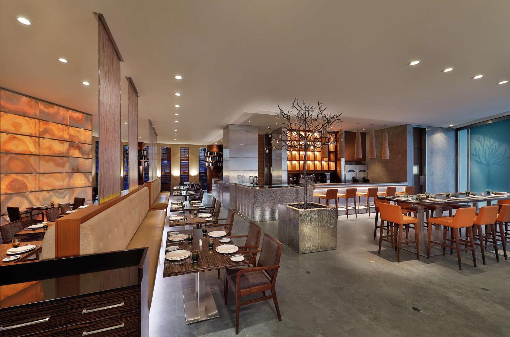 Hilton Riyadh Hotel & Residences Exteriör bild The restaurant
